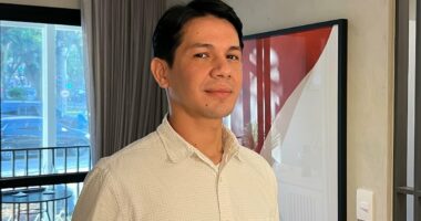 Deported illegal migrants get £3K...then boast it's easy to return