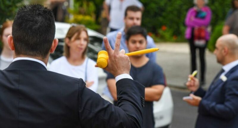 Dodgy real estate agents to face $110,000 fines for underquoting