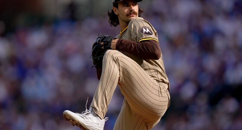 Celebrity Net Worth logo