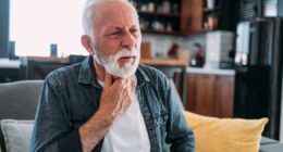 Ease sore throat with doctor's 15-second method without visiting pharmacy