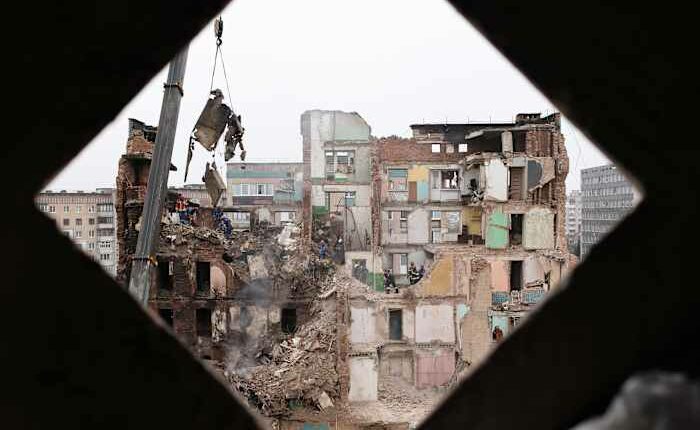 European leaders scramble to respond to a US peace plan for Ukraine seen as favoring Russia