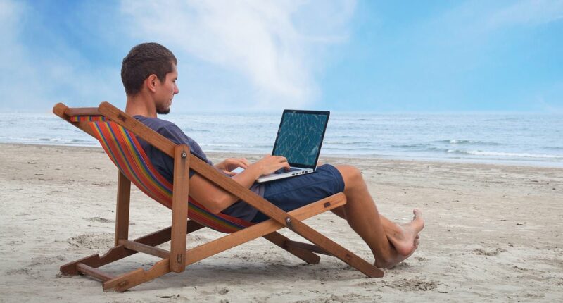 Expert reveals 7 millennial travel habits that baffle older travellers