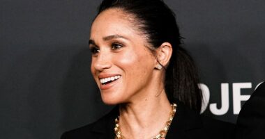 Expert reveals how Meghan Markle is clinging to her royal connection - from her crown cypher to the 'DS' tote bag