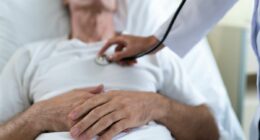 Experts pinpoint common symptom which makes you SIX TIMES more likely to die in hospital