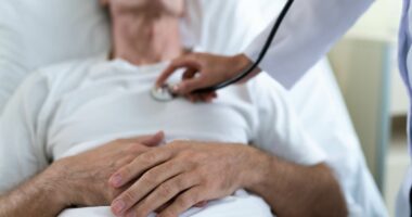 Experts pinpoint common symptom which makes you SIX TIMES more likely to die in hospital