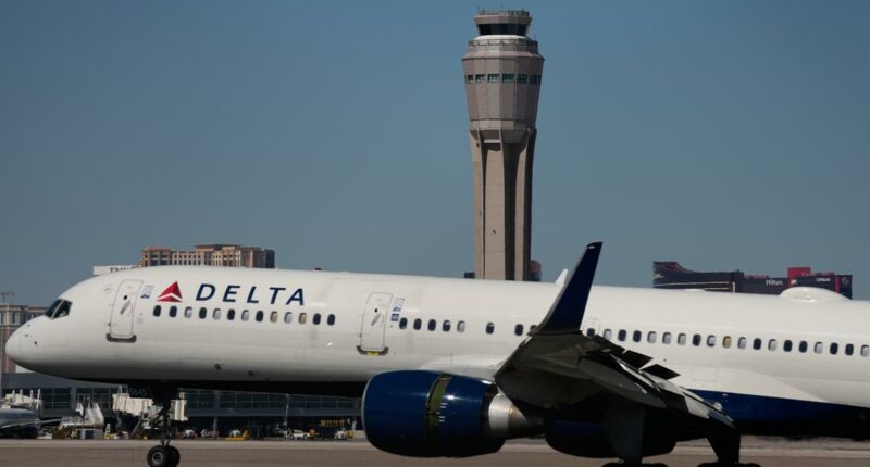 FAA flight reductions: Cuts tied to shutdown begin being phased in at 40 busy airports