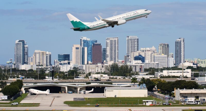 FAA lifts government shutdown-era order slashing flights, allowing commercial airlines to resume their regular schedules