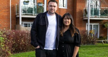 Family unable to sell their leasehold flat after service charge soars
