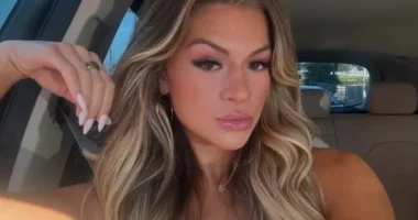 Fiona Belle Wikipedia, Age, Boyfriend, Ex-Husband, Selling OC |