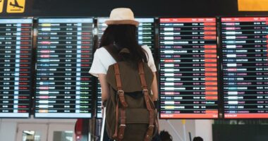 Flight delays: Here are your rights when flying over the holidays in 2025