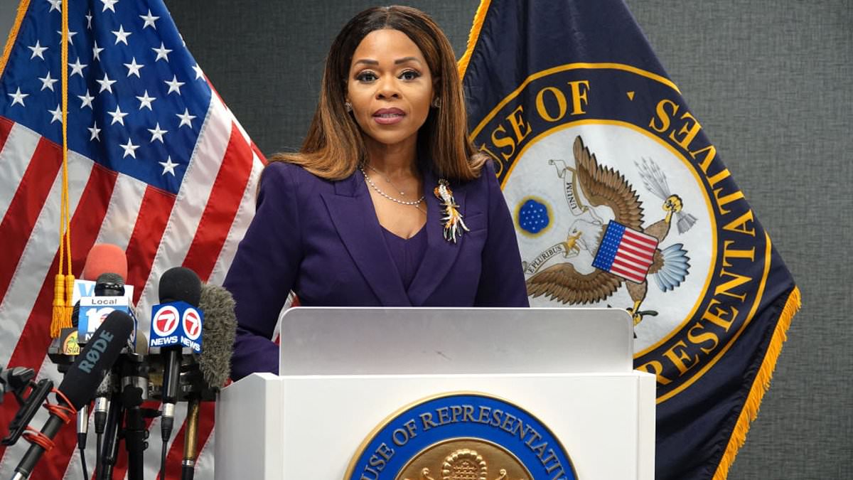 Escândalo na Flórida: Deputada Acusada de Desviar Milhões em Fundos de Desastres para Campanha Política!