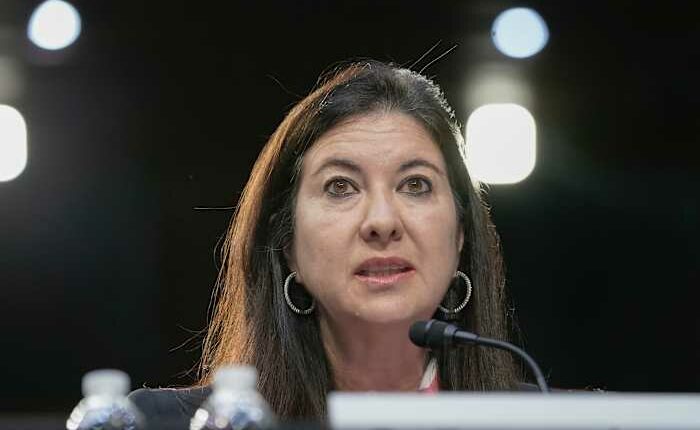 Former Fed governor's stock trades violated the central bank's ethics rules