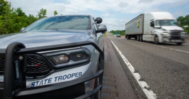 Four officers wounded in Kansas shooting; suspect dead