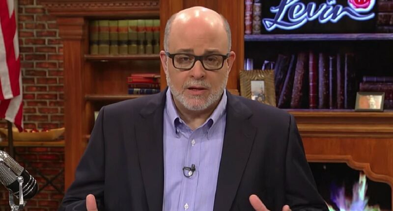 Fox News host calls Tucker Carlson a 'Nazi promoter'