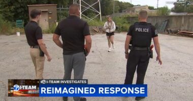 How Aurora Police Department officers learn to defuse volatile situations, including mental health crises