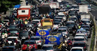 How Jakarta eclipsed Tokyo's population with 42 MILLION people