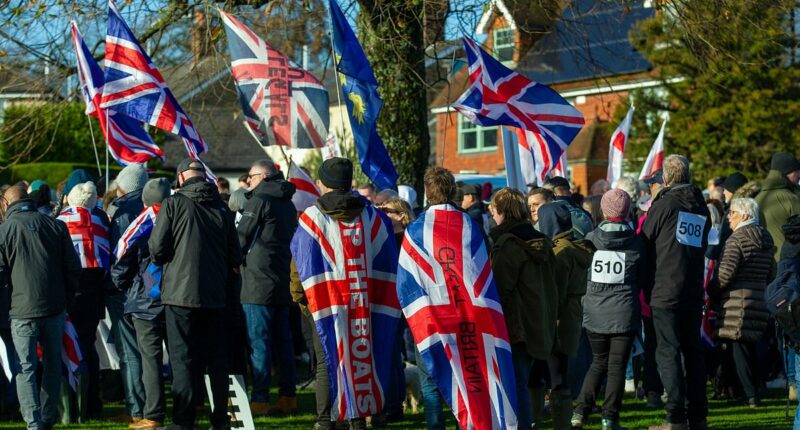 Hundreds protest against plans to house 600 asylum seekers in barracks