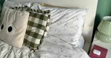 I fall asleep instantly every night by listening to 1 unusual sound - not white noise