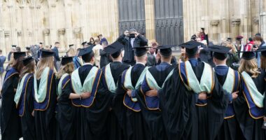 I want to save for my children's education: Should I invest and what are the rules?