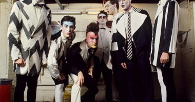 Iconic New Zealand rockers Split Enz are reuniting to play their first shows in 17 years