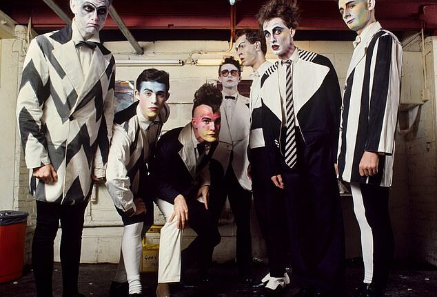 Iconic New Zealand rockers Split Enz are reuniting to play their first shows in 17 years