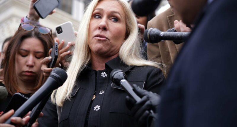 Celebrity Net Worth logo