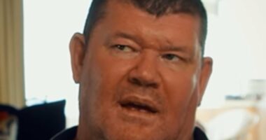 James Packer unleashes with extraordinary comment about Daniel Andrews