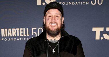 Jelly Roll's teenage daughter has hilarious reaction to famous dad shaving face for first time in a decade