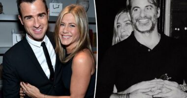 Jennifer Aniston's ex-husband Justin Theroux gives Jim Curtis romance his stamp of approval