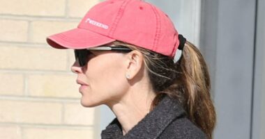 Jennifer Garner goes shopping alone after Thanksgiving with ex Ben