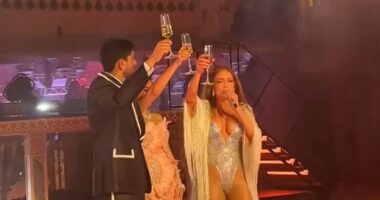 Jennifer Lopez delivers risque performance at Indian wedding