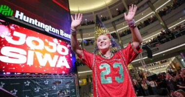 JoJo Siwa reveals painful health scare before Black Friday performance