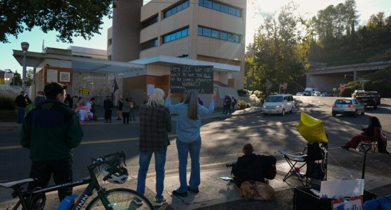 Judge again bars Trump admin. from deploying troops to Portland