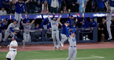 Los Angeles Dodgers win World Series, beat Toronto Blue Jays 5-4 in 11-inning Game 7