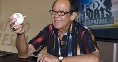 Celebrity Net Worth logo