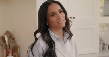 Meghan Markle branded an 'inexperienced cook' with no 'table etiquette' as she shares recipe for cream cheese bagels