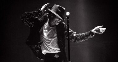 Michael Jackson’s “Thriller” Returns To U.K. Charts After Halloween