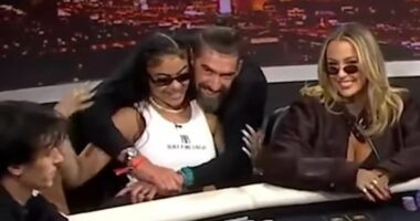 Michael Phelps slammed over 'cringe' moment with model at poker game