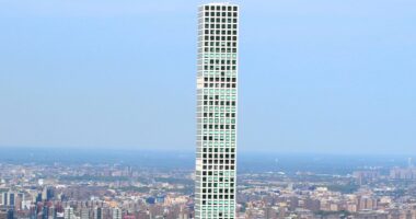 More woe for cursed 102-floor Manhattan luxury tower