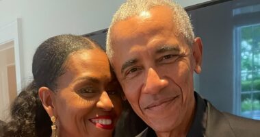 Obama convenes secret meeting with Democrats to plot return to power