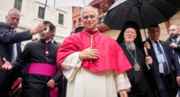 Pope Leo tours Istanbul's famous Blue Mosque, declines to pray alongside imam