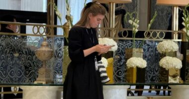 Princess Beatrice hosts tea party for super-rich dignitaries in Saudi