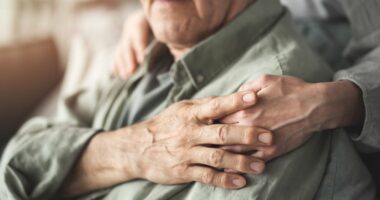 Psychologist explains what 'I want to go home' could mean when said by dementia patients