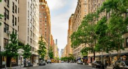 Rich moms of Manhattan go to WAR: Innocent comment plunges gilded zip code into anarchy... and everyone's looking over their shoulder