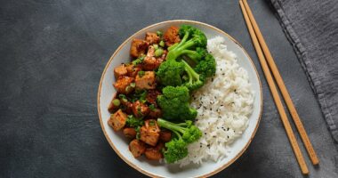 Slash your cholesterol by a third in just a month... hundreds of thousands are on a new diet that's transforming lives. Here are the exact foods you need to avoid a life on statins: MEIKE LEONARD