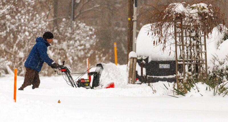 Snowstorm stretching 1,200 miles will dump up to 18 inches across US