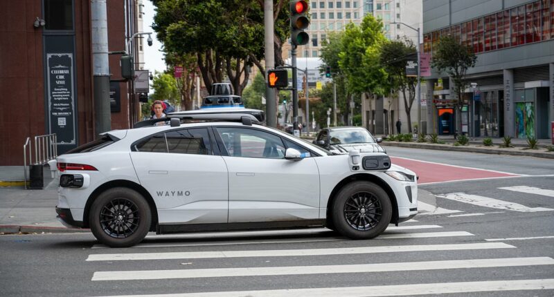 Tesla Taxi passanger claims driver was asleep at the wheel