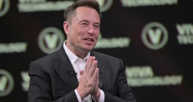 Tesla shareholders approve Elon Musk's $1 trillion pay package
