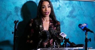 Texas Democrats Menefee and Edwards advance to runoff for vacant US House seat