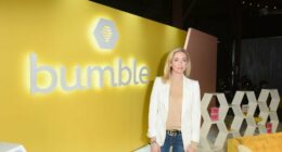 Celebrity Net Worth logo